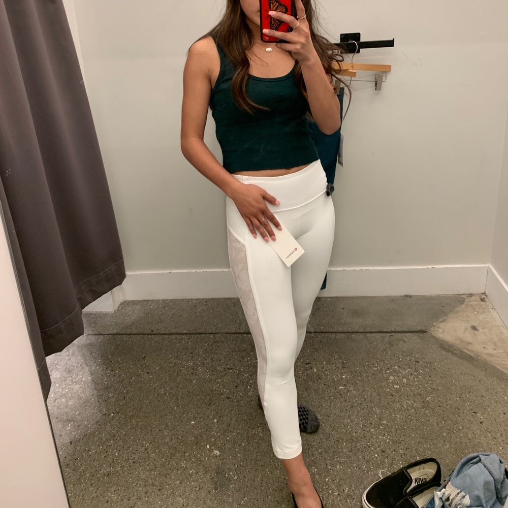 lululemon white cropped wunder under